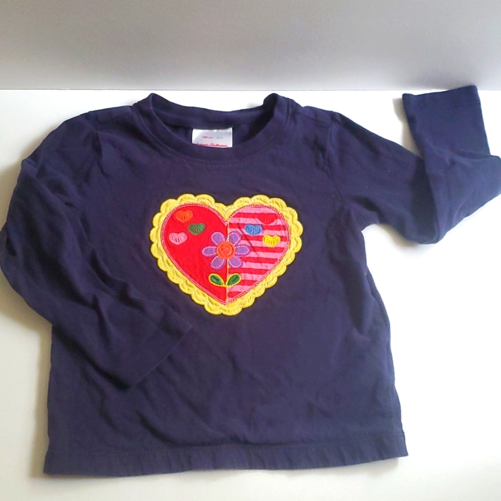 Hanna Andersson navy long sleeve heart applique shirt size 100cm (4).
